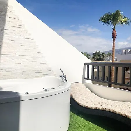 Apartament Lux&2jacuzzi. New! Golden Mile Americas, Parque Santiago 2. Pool Heated Sea Water 2 Bdr Playa de las Americas (Tenerife)