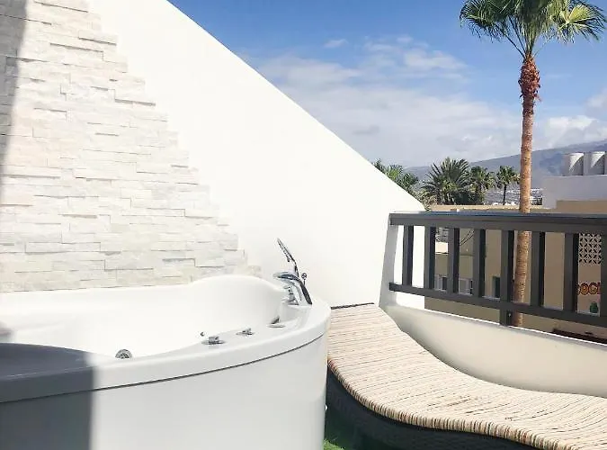 Apartman Lux&2jacuzzi. New! Golden Mile Americas, Parque Santiago 2. Pool Heated Sea Water 2 Bdr Playa de las Américas