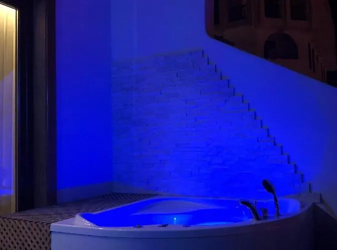 Lux&2jacuzzi. New! Golden Mile Americas, Parque Santiago 2. Pool Heated Sea Water 2 Bdr Playa de las Americas (Tenerife)