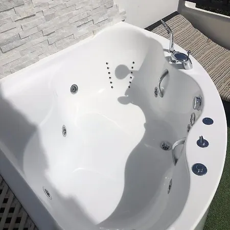 아파트 Lux&2jacuzzi. New! Golden Mile Americas, Parque Santiago 2. Pool Heated Sea Water 2 Bdr *